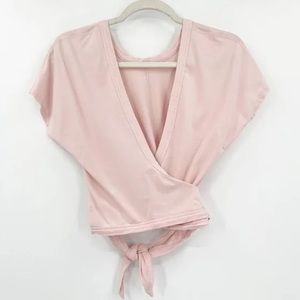 Lululemon Womens 4 Its A Tie Tee Pink Mist Wrap Short Sleeve Cropped